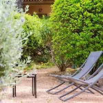 Les Toits De Santa Giulia Aparthotel 4*