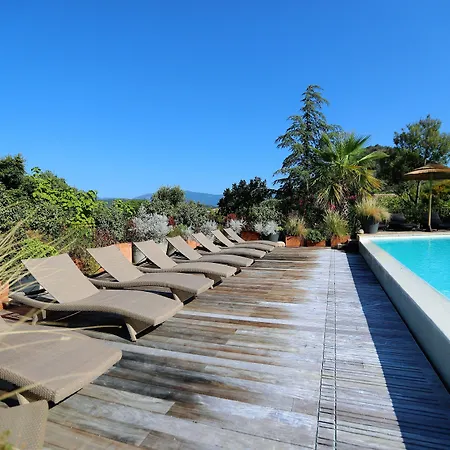 Les Toits De Santa Giulia * פורטו-וישיו