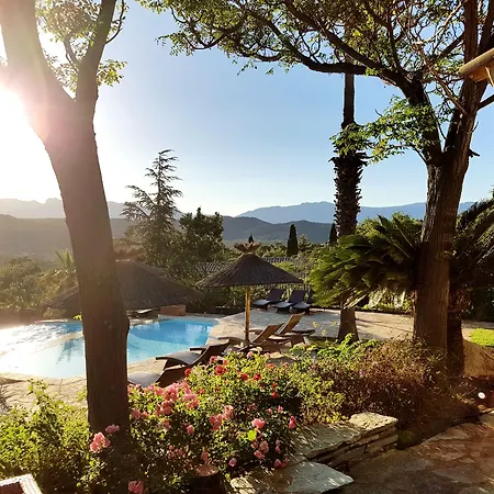 Les Toits De Santa Giulia * פורטו-וישיו